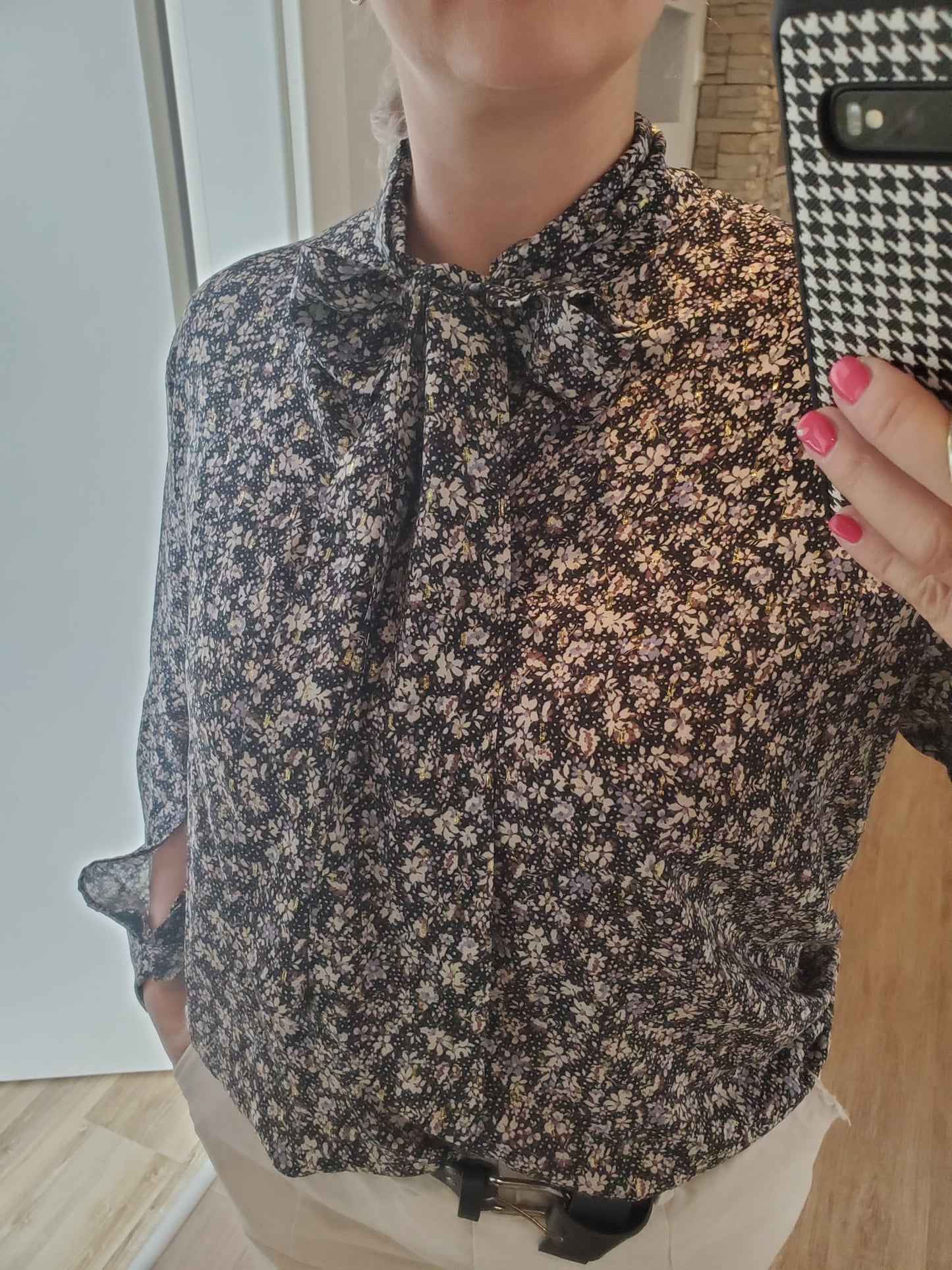 Bluse - Blümchen mit Schluppe