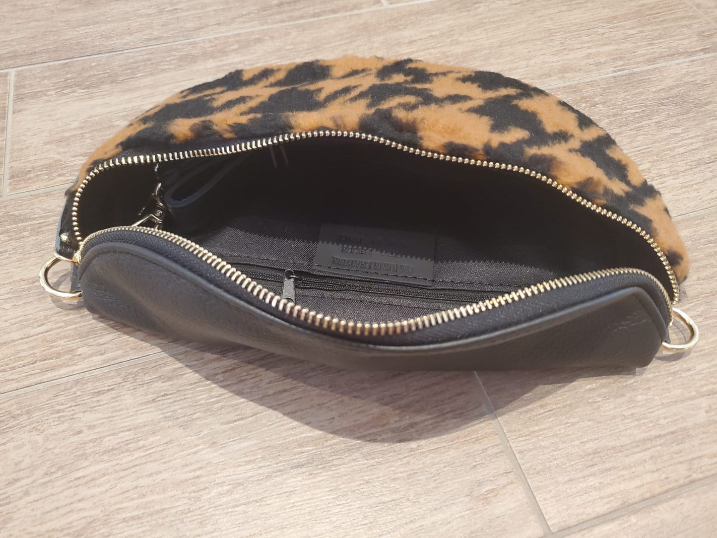 Gürteltasche mit Stoff & Leder